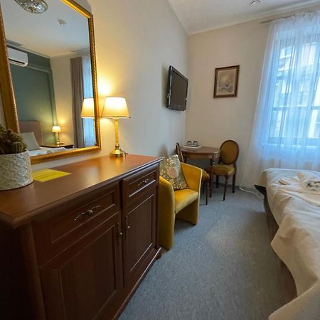 Apple Economy Hotel Kaunas Exterior photo