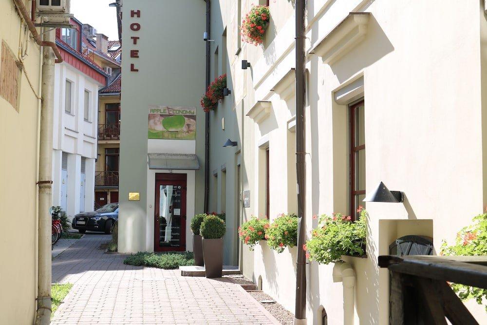 Apple Economy Hotel Kaunas Exterior photo