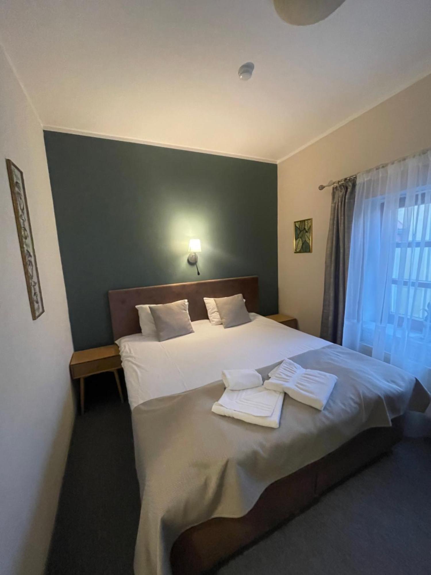 Apple Economy Hotel Kaunas Exterior photo