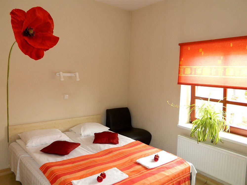 Apple Economy Hotel Kaunas Exterior photo